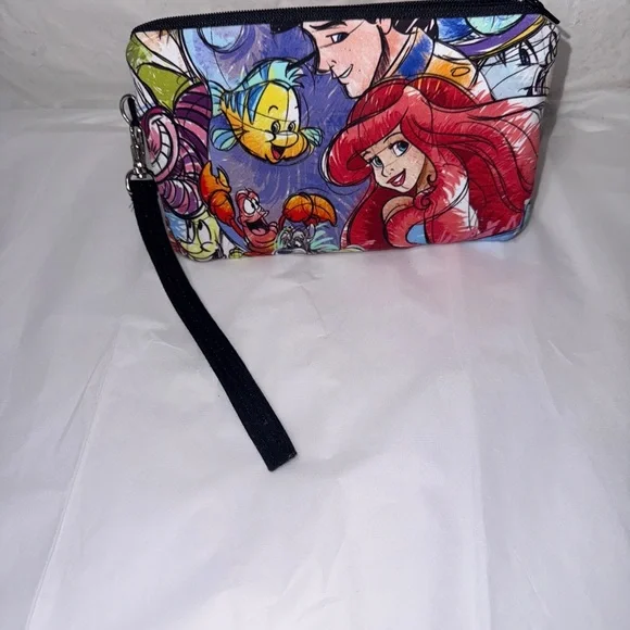 Disney wristlet Wallet - Picture 2 of 13